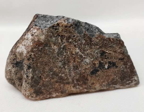 Granat Jadeit gepunktet